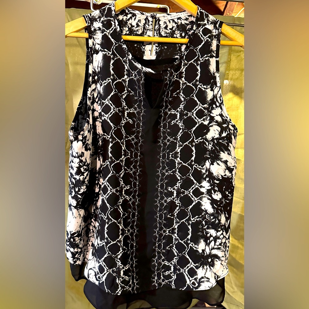 Violet + Clair sleeveless blouse - gently worn